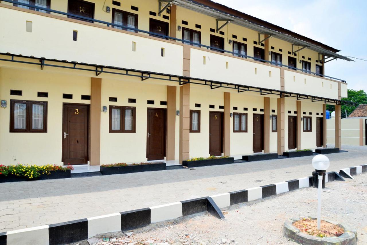 Haura Syariah Home Stay バンダールランプン エクステリア 写真