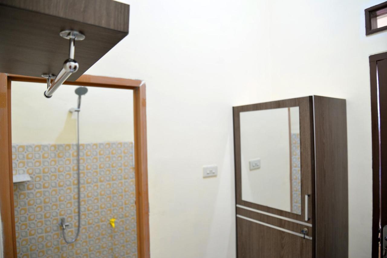 Haura Syariah Home Stay バンダールランプン エクステリア 写真
